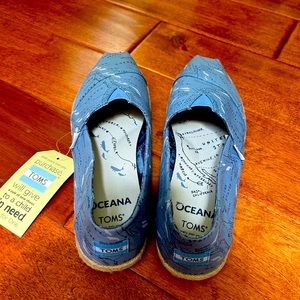 Toms NWT Oceana + TOMS Animal Initiative